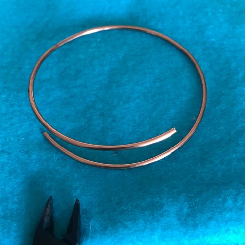 Margot Potter's Copper Twist Bracelet - , Contemporary Wire Jewelry, Coiling, Coiling Wire, Wire Coiling, Texturing, flush cut the ends